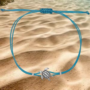 2. Sea turtle string bracelet Turquoise