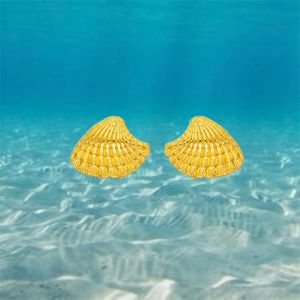 2. Orecchini mini “vongola di mare” oro