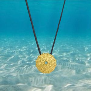 2. Collana filo “riccio di mare” nero