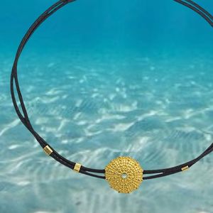 2. Sea urchin string bracelet black