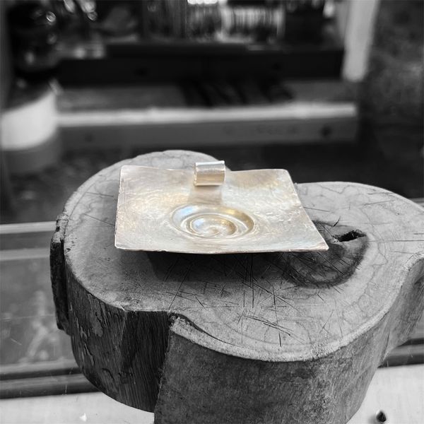 3. Pendente quadro spirale grigio argento BRASS Workshop m26p01