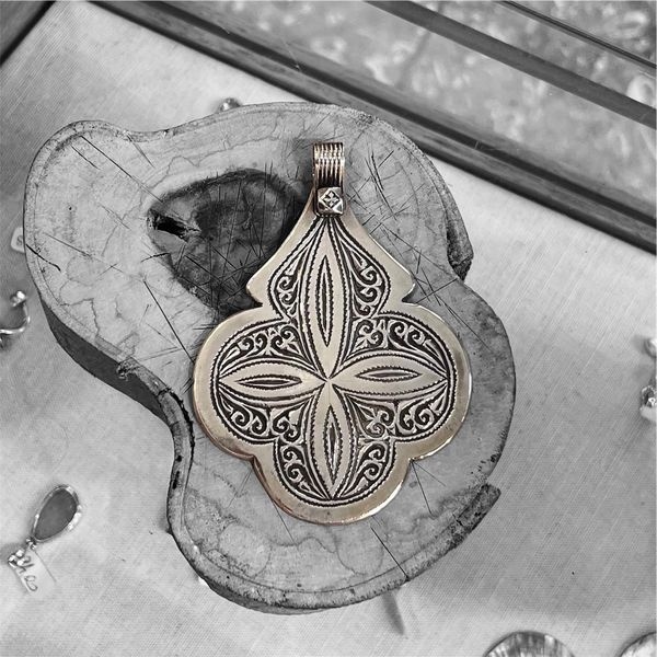 3. Pendente grande “Vag” grigio argento BRASS Workshop m26p02