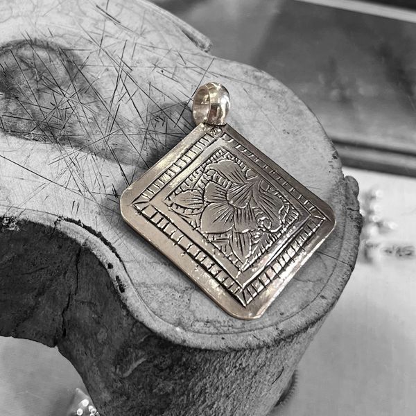 2. Pendente “Smuss” grigio argento BRASS Workshop m26p03