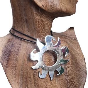 3. Pendente “Sole” grigio argento