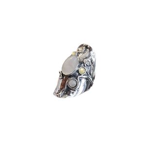 1. Anello “Art” Grigio argento