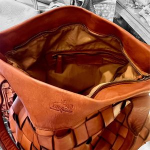 2. Woven shoulder bag brown