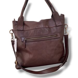 2. Woven shoulder bag Dark brown