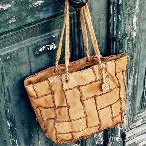 2. BIBA OLEY shopper bag leather