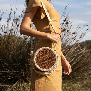 3. Borsa tonda uncinetto Ioni avorio oro