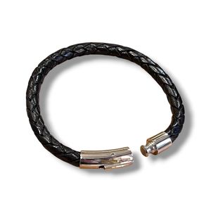 2. Round braided bracelet black
