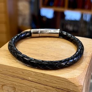 3. Round braided bracelet black