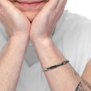 2. Leather and fishbone chain combined bracelet black