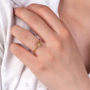 2. Small "starfish" ring gold