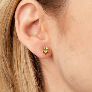 2. Mini "four-leaf clover" earrings gold