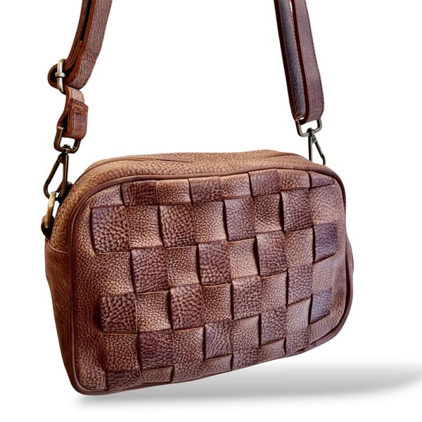 1. Rectangular woven shoulder bag Washed out brown BRASS Workshop bsn01
