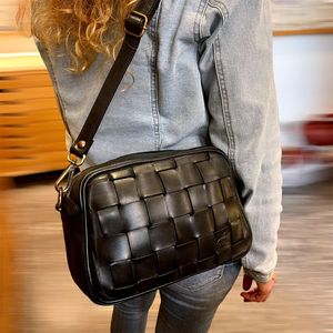 5. Borsa tracolla rettangolare intrecciata nero