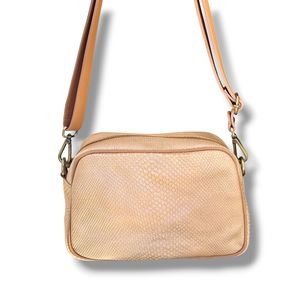 1. Rectangular shoulder bag Beige