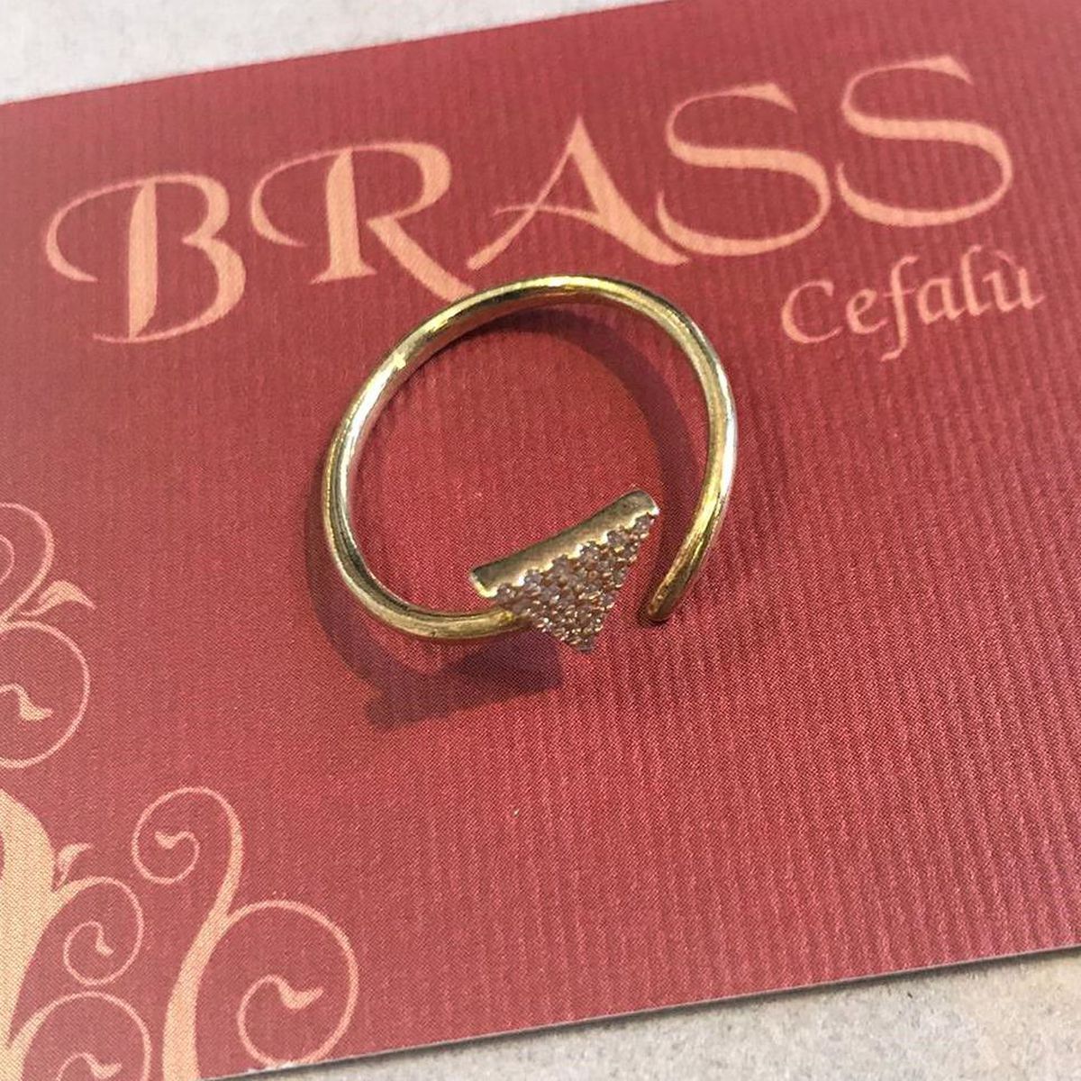 2. Anello contrarie freccia Oro BRASS Workshop kv014