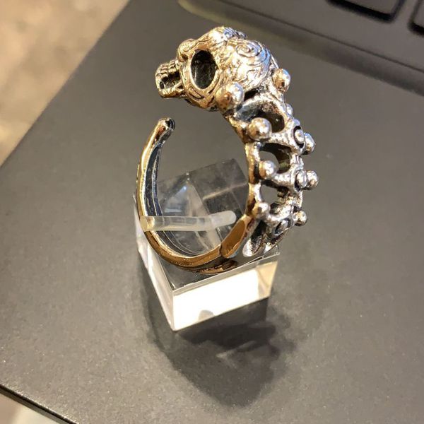 2. Anello vintage Teschio argento