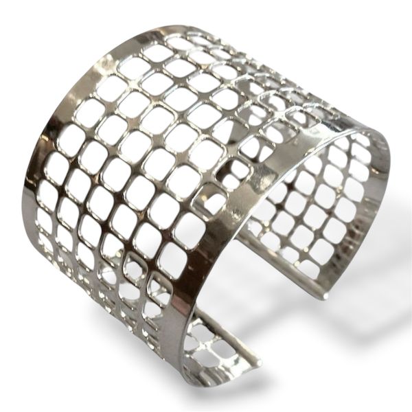 2. Rigid openwork bracelet silver gray BRASS Workshop bar08