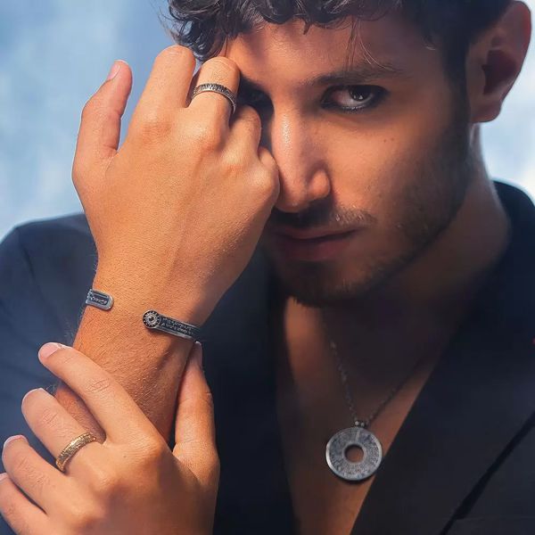 2. Anello Era fede grigio argento
