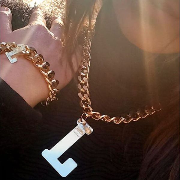 2. Letter chain necklace gold Antùra Accessori acm20020