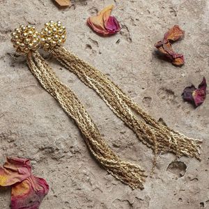 2. Orecchini frange oro