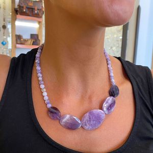 1. Collana sfere e pietre ammetista viola