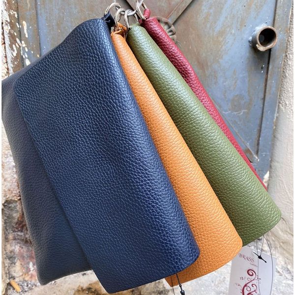 3. Pochette con patta blu BRASS Workshop tr242
