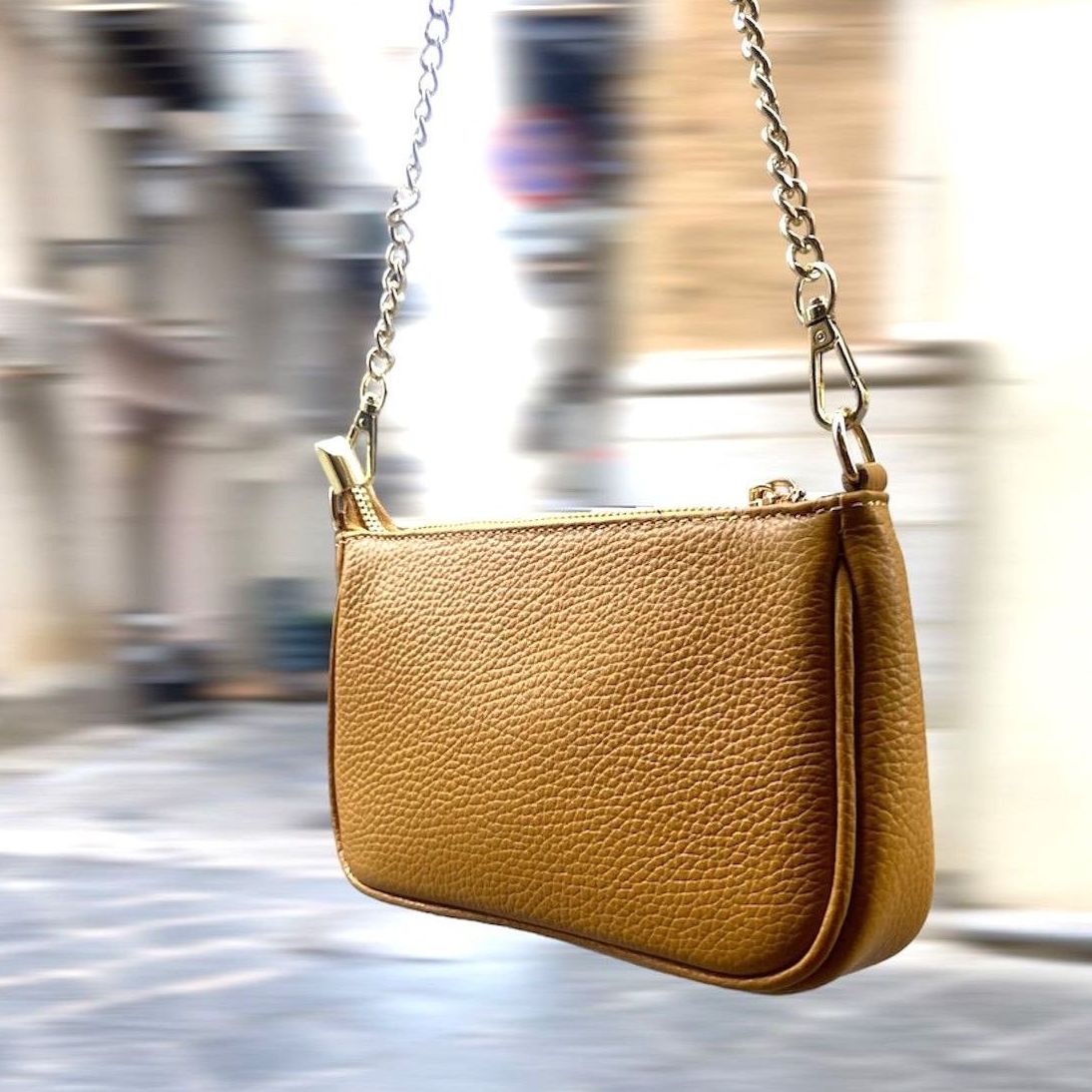 Borsa a tracolla Tous Mini nera Hold: pelle LWG eleganza, versatilità e stile senza tempo
