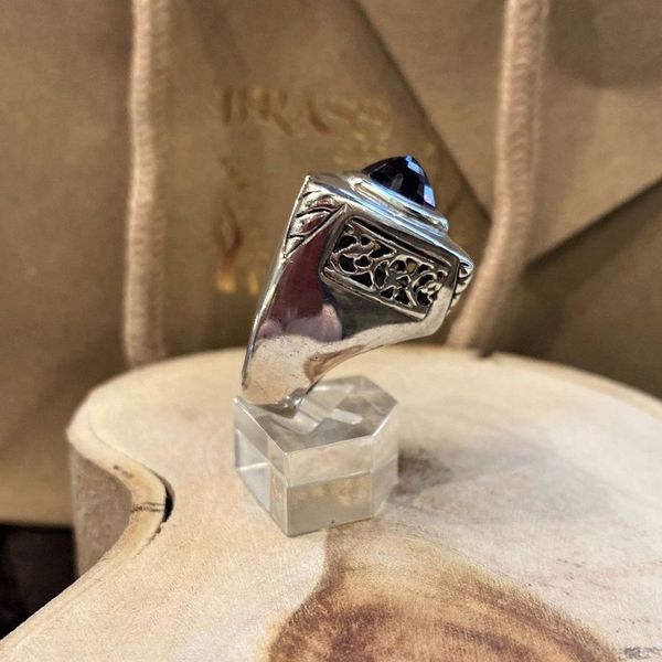 2. Triangular ring with amethyst purple BRASS Workshop bsan09