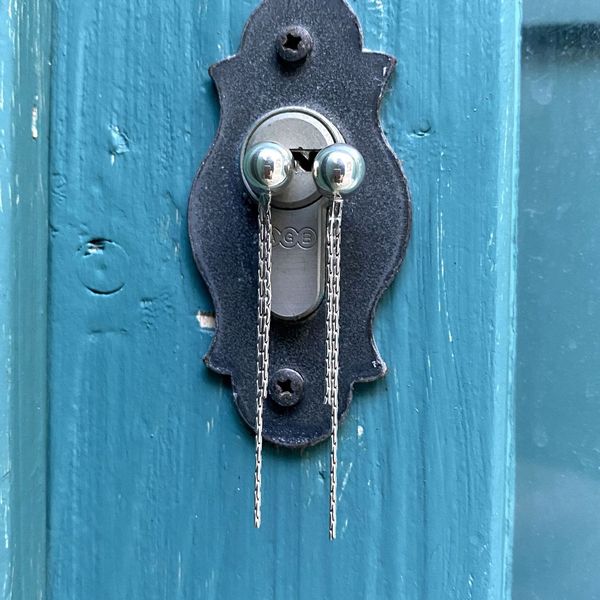1. Orecchini Atemoc grigio argento BRASS Workshop g23or25