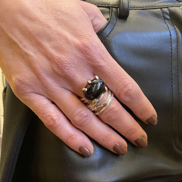 4. Tangle ring with onyx black BRASS Workshop g23a17