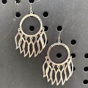 1. Flames, silver earrings silver grey BRASS Workshop f23or14