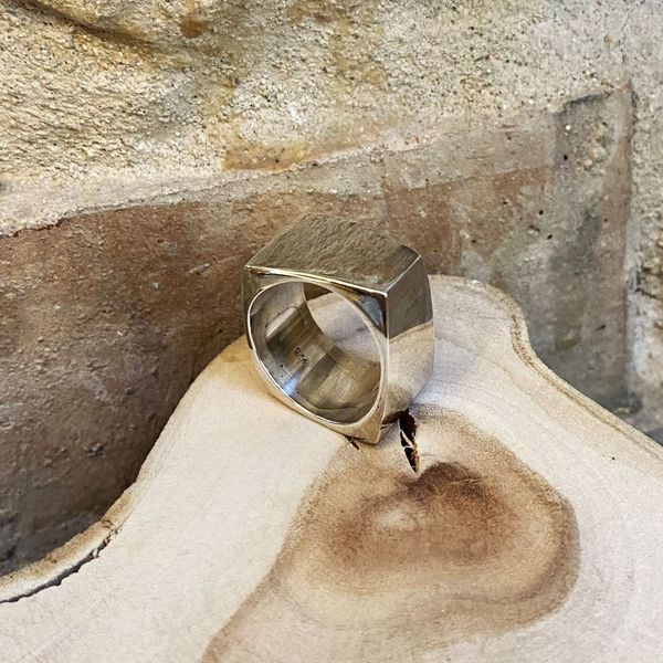 2. Wahi 2, silver ring silver grey BRASS Workshop f23a03