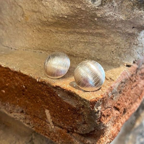 1. Round lobe earrings silver grey BRASS Workshop f23or43