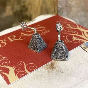 Orecchini Piramide brunito BRASS Workshop