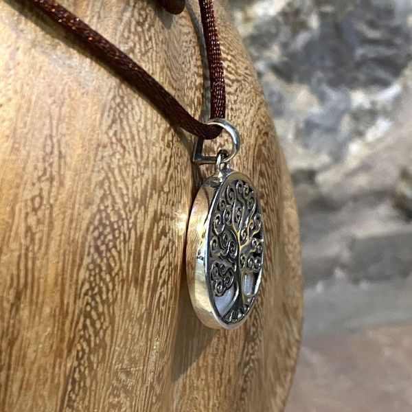 3. Tree of life, nacre pendant white BRASS Workshop bspe08