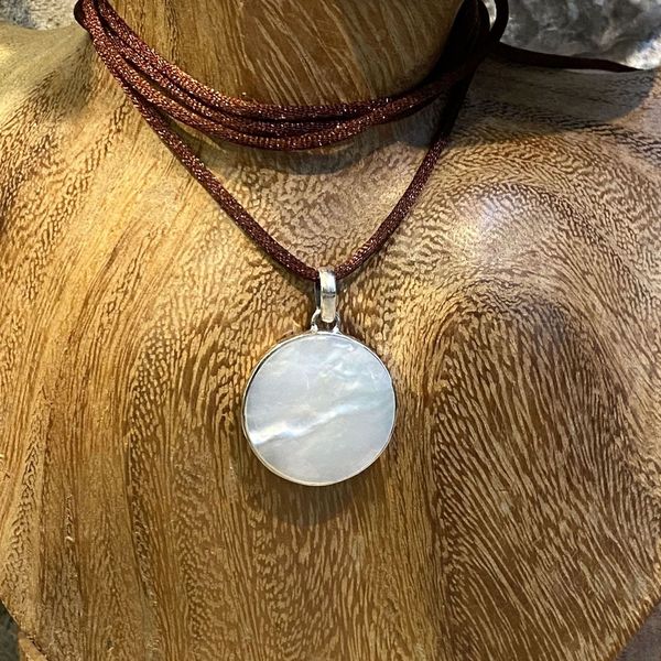 2. Tree of life, nacre pendant white BRASS Workshop bspe08
