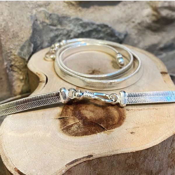 1. 6 mm flat snake necklace silver grey BRASS Workshop snake04