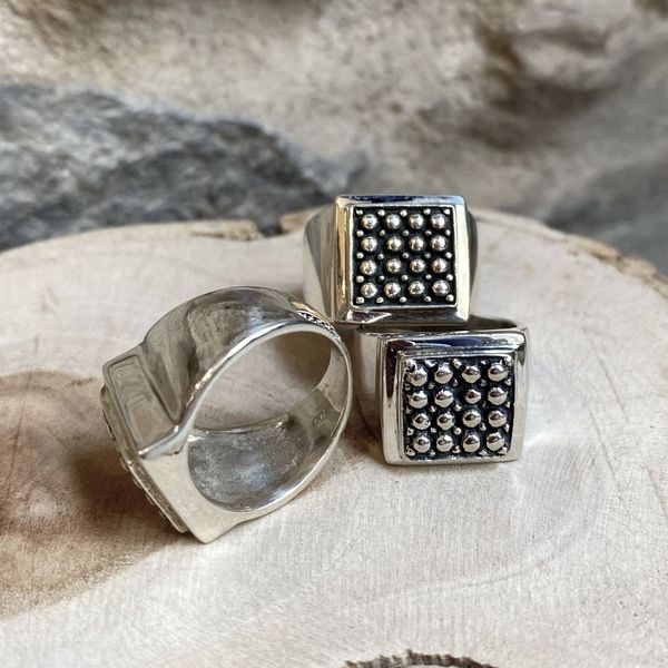 3. Dotted square stamp ring silver grey BRASS Workshop f23a08