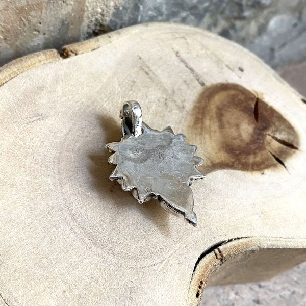 2. Rhombus pendant with coral coral BRASS Workshop bspe10