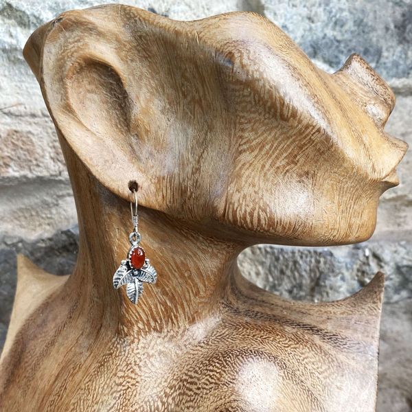 2. Carnelian leaf earrings brown BRASS Workshop f23or88