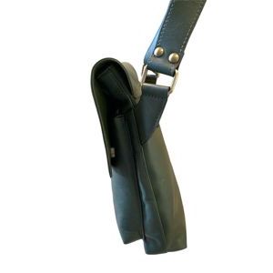2. Double pocket shoulder bag with flap green