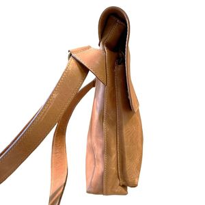 2. Double pocket shoulder bag with flap brown