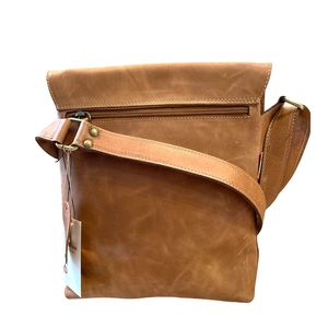 3. Double pocket shoulder bag with flap brown