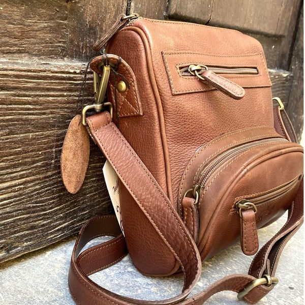 2. Shoulder bag with external pocket brown BRASS Workshop tr667