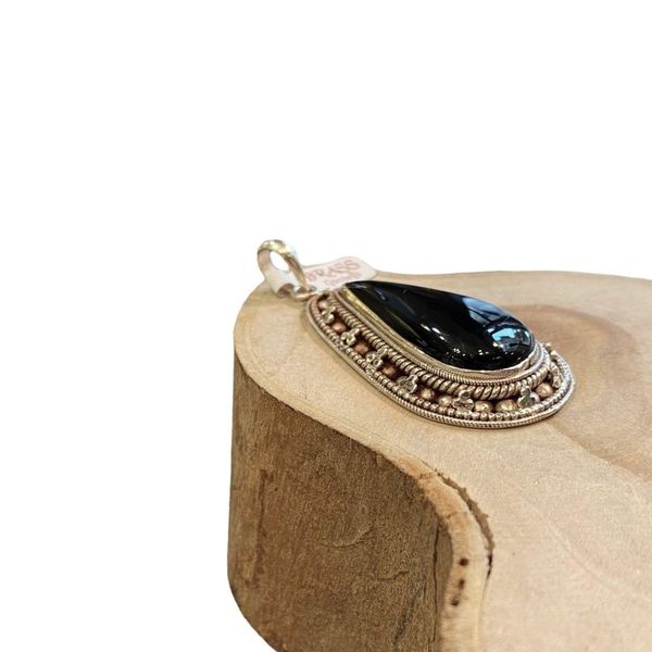 2. Onyx drop pendant black BRASS Workshop f23pe17