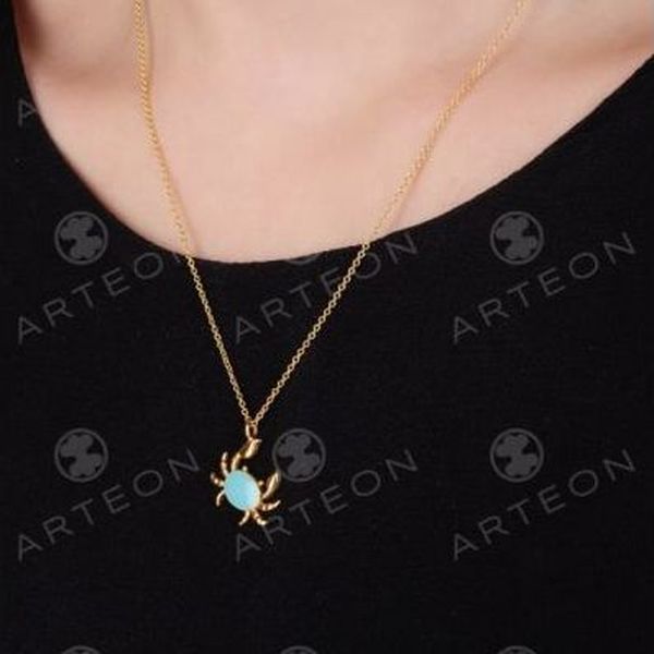 Collana Simpatica Con Granchio E Opale Blu – Gioiello Bohémien Ispirato Al Mare E Alla Spiaggia