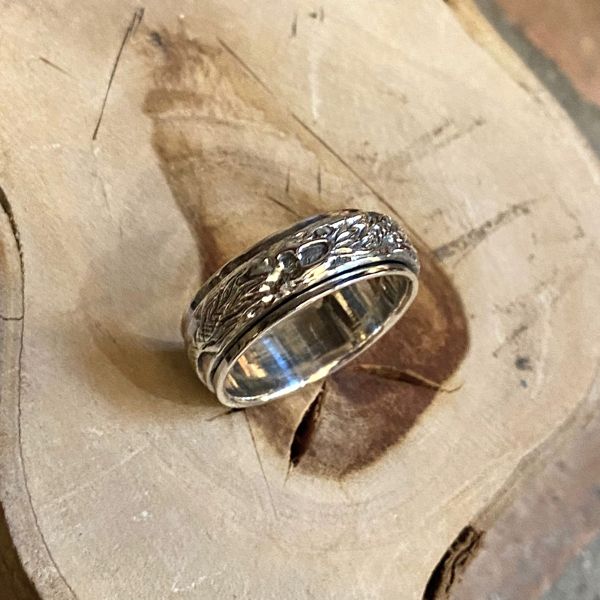 1. Dragon spinner ring silver grey BRASS Workshop 24an06